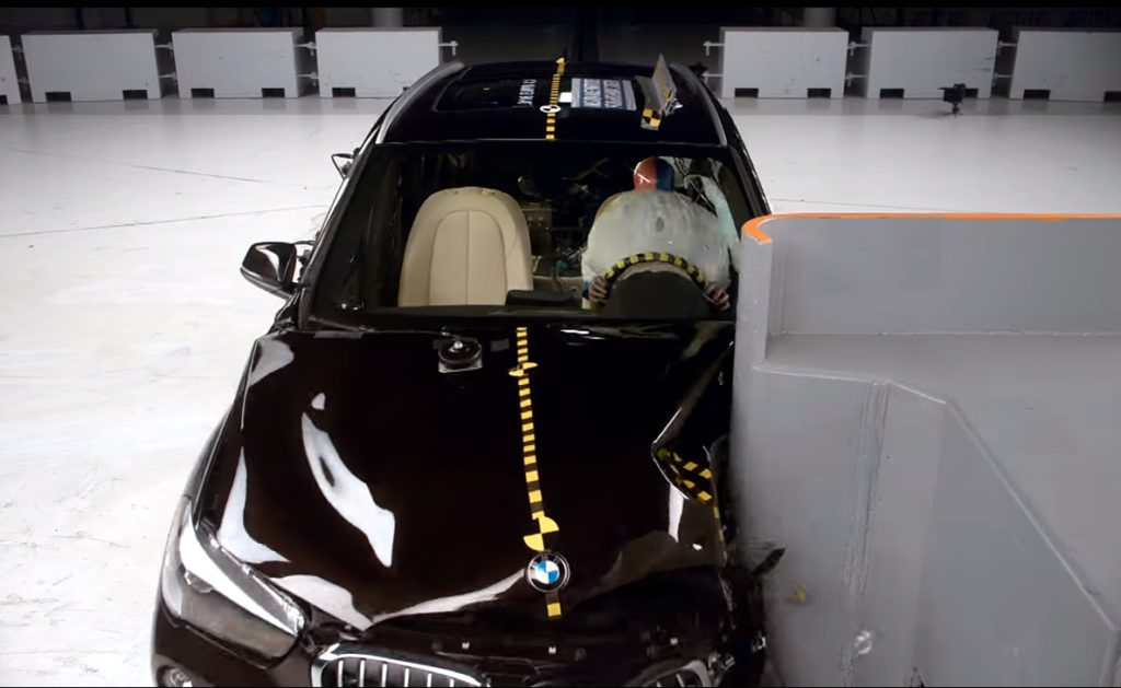 2016 BMW X1 small overlap IIHS crash test